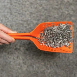 Omlet Cat Litter No. 5 - Paper - 7 Lbs. 11 Oz. 11 Omlet Cat Litter No. 5 - Paper - 7 Lbs. 11 Oz. -Omlet Shop Cat litter paper scoop omlet