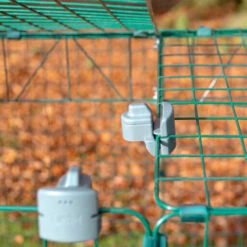 Easy Access Locks For Zippi Runs - Pack Of 7 -Omlet Shop Secure Zippi Lock in open position