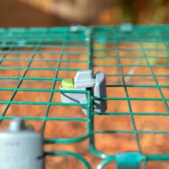 Easy Access Locks For Zippi Runs - Pack Of 6 24 Easy Access Locks For Zippi Runs - Pack Of 6 -Omlet Shop Zippi Locks securely connect Zippi Run panels 3